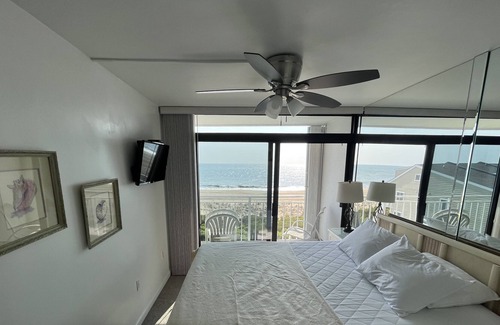 Fenwick Island Condo | Serene Beachfront Condo Steps from DE State Park