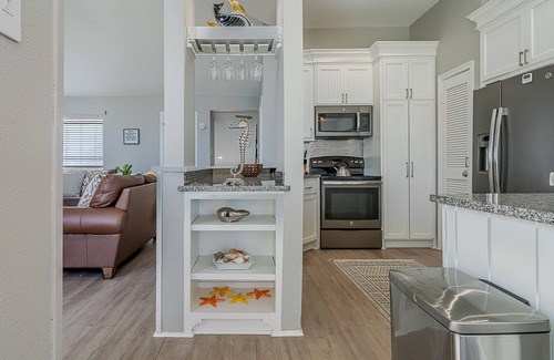Galveston House | Beachfront Retreat: Ocean Views, Hot Tub & Sunny Decks