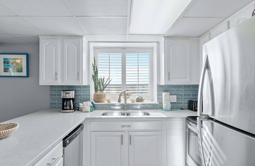 North Litchfield Beach Apartment | Quiet Beach Oasis | Outdoor Pool. Restaurant. 2BR Suite