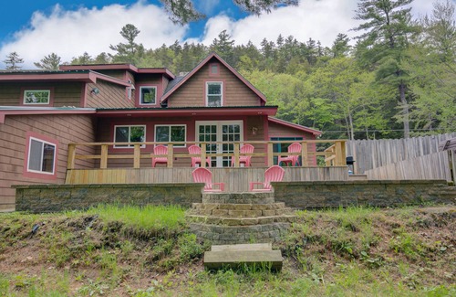 Woodstock House | Serene Retreat by the Pemigewasset River with Free WiFi