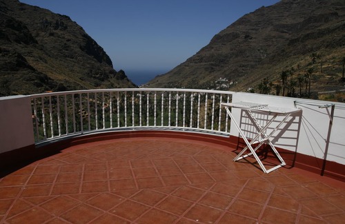 Valle Gran Rey Apartment | Tranquil Apartment with Breathtaking Views & Great Amenities