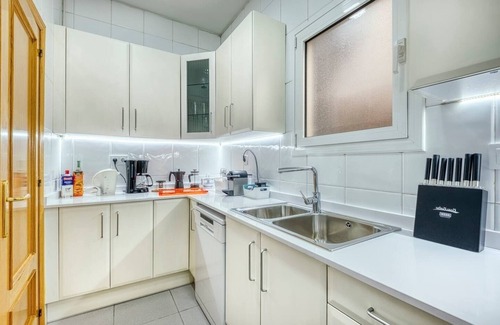 Dreta de l'Eixample Apartment | Bright Eixample Flat with Pool near P. de Gracia