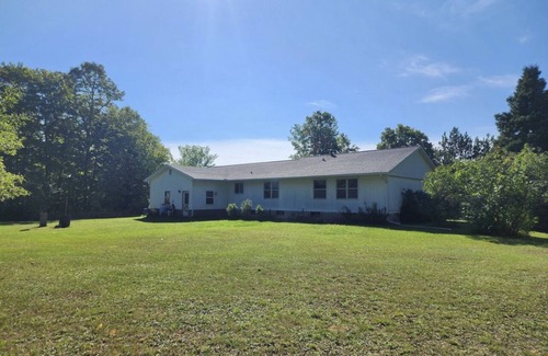 Gulliver House | Peaceful Cabin Retreat with Pool and Pet-Friendly Perks