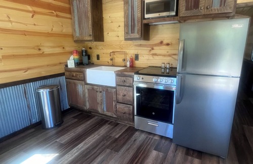 Franklin County Cabin | Tranquil Cabin Retreat in the Woods - Guest Rated 10/10