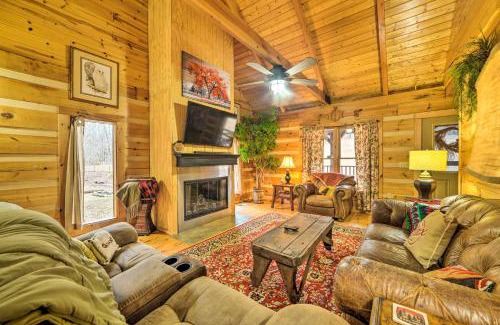 New Concord House | Serene Woodsy Retreat with Deck & Kentucky Lake Access