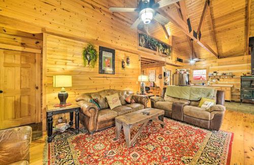 New Concord House | Serene Woodsy Retreat with Deck & Kentucky Lake Access