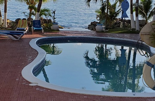 Epworth Apartment | Tranquil Caribbean Getaway with Pool and Kitchen Amenities