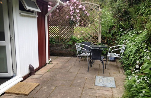 Mumbles Ski Chalet | Tranquil Chalet Steps from the Beach with Ocean Views