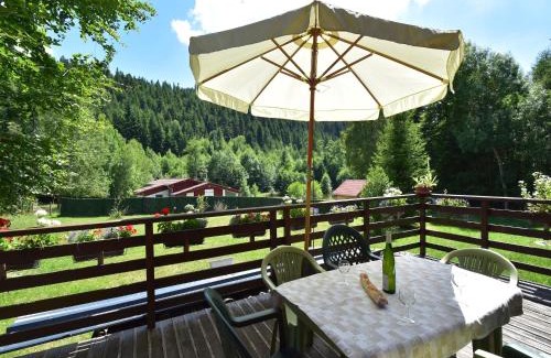 Turquestein-Blancrupt Ski Chalet | Charming Riverfront Chalet: Pet & Child Friendly Retreat