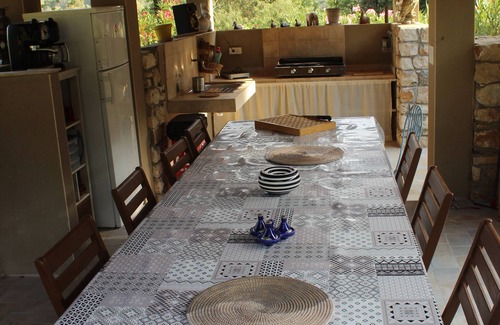 Saint-Victor-des-Oules House | Idyllic Retreat with Heated Pool, Close to Uzès for 10 Guests