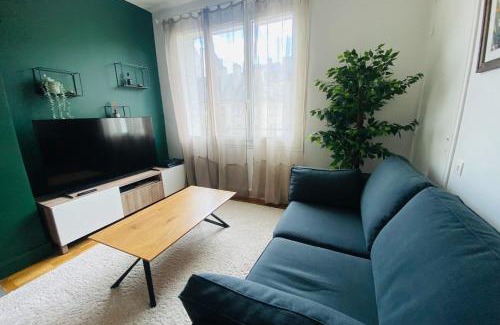 Saint-Jean Apartment | Tranquil Retreat in the Heart of the City for Families