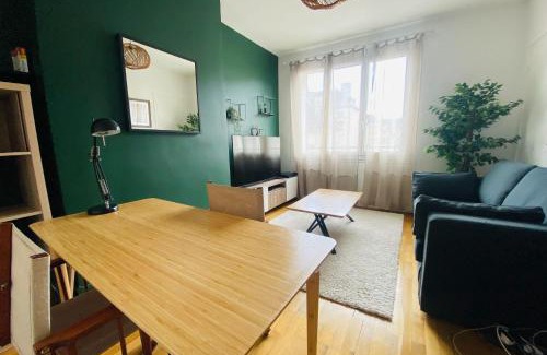 Saint-Jean Apartment | Tranquil Retreat in the Heart of the City for Families