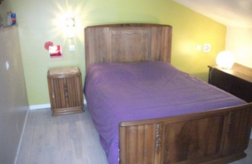 Chire-en-Montreuil House | Cozy Room with Kitchen in a Serene Setting - 10/10 Rated