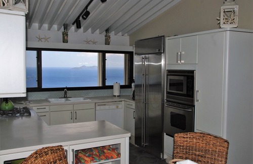 Rosendal Condo | Relaxing 2 Bedroom Condo with Panoramic Down Island Views