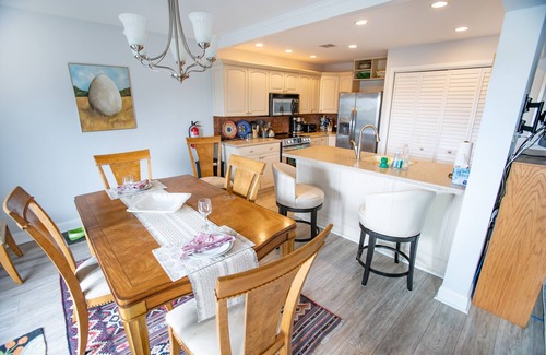 Southend House | Eco-Friendly Beach Townhome with Ocean Views & Pet Amenities