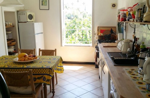 Isolalunga House | Peaceful Retreat with Ocean Views and Family-Friendly Amenities