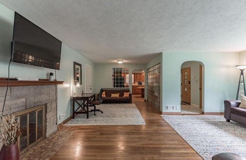 South Bend House | Cozy 2 BR Home Near Notre Dame, Pet Friendly & Family Ready