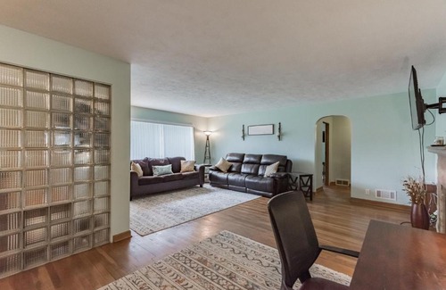 South Bend House | Cozy 2 BR Home Near Notre Dame, Pet Friendly & Family Ready
