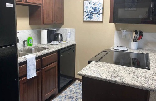 Lacy-Lakeview Apartment | Quiet & Comfy Apartment Lacy Lakeview