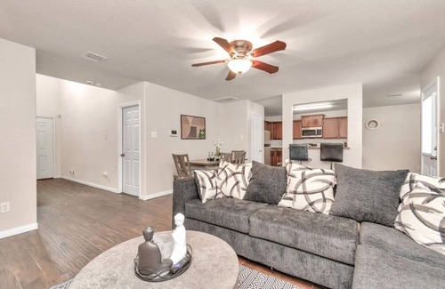 Southeast Houston House | Guest Rated 10/10: Cozy Home near Hobby Airport