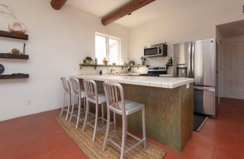 Joshua Tree Highlands House | Serene Retreat: 5Min to Park, Pool & Spa on 5 Acres