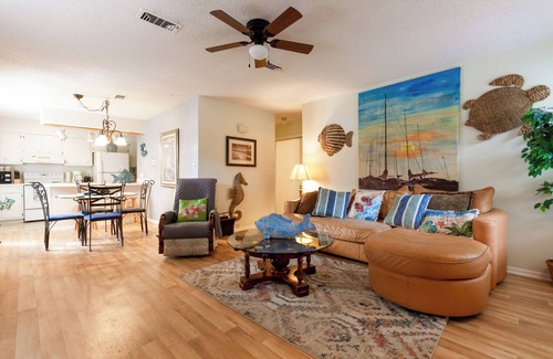 Northeast Pensacola Condo | Serene Condo Retreat ~ 10 Miles from Downtown Pensacola