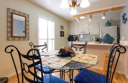 Northeast Pensacola Condo | Serene Condo Retreat ~ 10 Miles from Downtown Pensacola