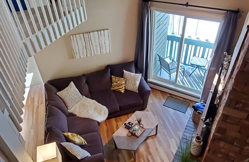 Wildernest Condo | Relaxing Condo in Ski Country with Pool and Hot Tub!