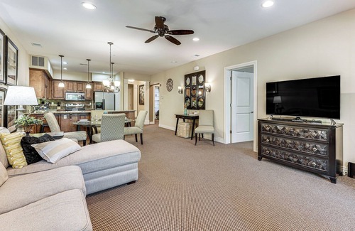 Branson Condo | Quiet Condo w/Patio: 3 Mi to Dtwn Branson!