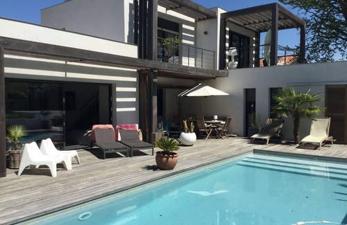 Biarritz House | Serene Villa Retreat with Heated Pool and Ocean Views