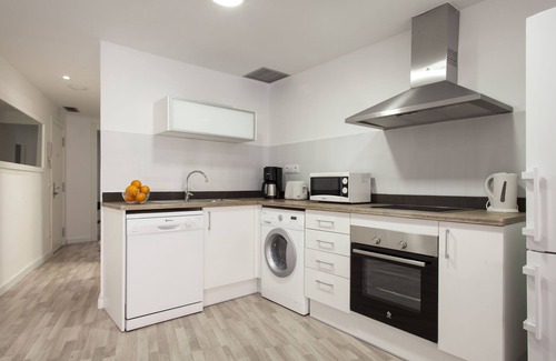Sants-Badal Apartment | Comfortable Apartment for Families with Great Amenities