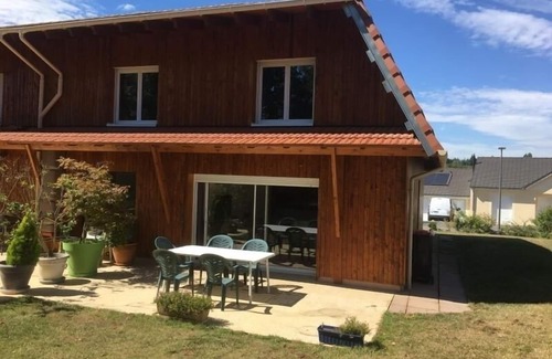 Champenoux Cottage | Gite Champenoux: Cozy Retreat with Spa & Family-Friendly Perks