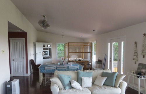 Cunningham Cottage | Serene Country Cottage on Family Farm Near Paducah