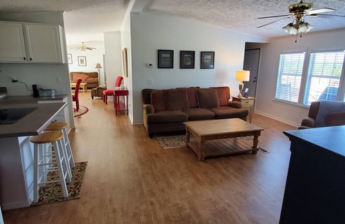 Aberdeen House | Tranquil Country Retreat Minutes from Town and Golf