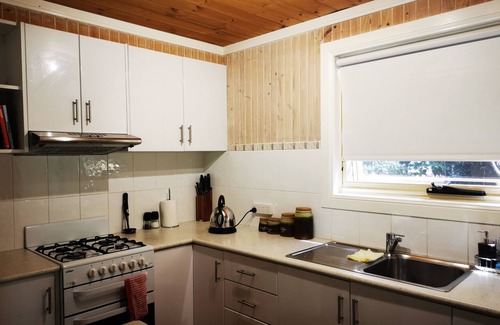 East Tamworth Cabin | Peaceful Country Retreat with Ocean View Near CBD
