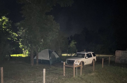 Youngstown RV Rental | Private Entrance RV Lot with Fenced Area for Families