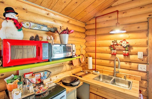 Winchester Apartment | Tranquil Studio by Winchester Lake: Ideal for Couples