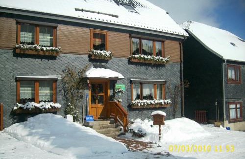 Deesbach Apartment | Quiet Couples Apartment, cleaning included