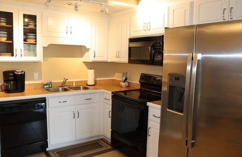 Hardwick House | Tranquil Cove Lakefront Retreat with Spa and Hot Tub