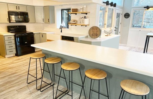 Sunrise Beach House | Serene Lakefront Retreat for Families with Spectacular Views
