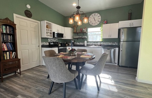 Oatmeal Cottage | Cozy 2 BR Cottage with Pool and Breathtaking Views