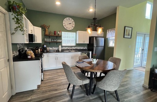 Oatmeal Cottage | Cozy 2 BR Cottage with Pool and Breathtaking Views