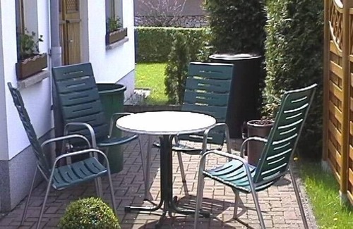Unterweißbach Apartment | Cozy Forest Retreat with Pool - Perfect for 2-3 Guests