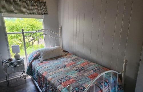 Scotia House | Cozy Cottonwood Cottage: Family-Friendly Retreat in Scotia