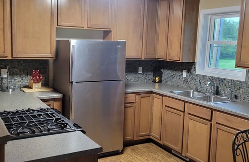 Evansdale House | Serene Home Away from Home with Pet-Friendly Amenities