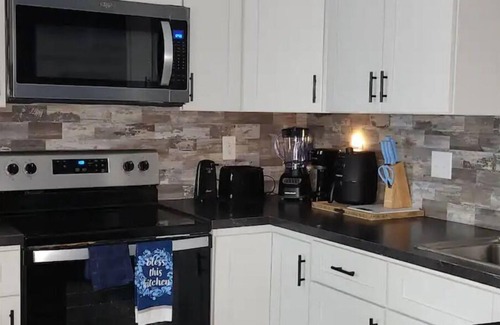 Kannapolis House | Cozy Suite for Families in a Peaceful Location