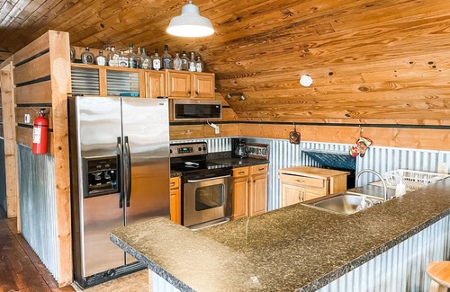 Brackettville Other | Tranquil Crystal Creek Ranch Bunkhouse with Private Pond