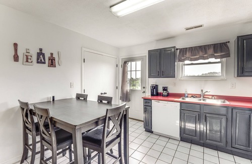 Dry Ridge House | Quiet Dry Ridge Home w/Yard - Near Ark Encounter!