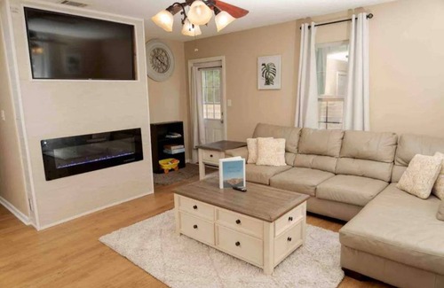 Valdosta Apartment | Cozy Family Duplex with Pool, Minutes from Wild Adventures