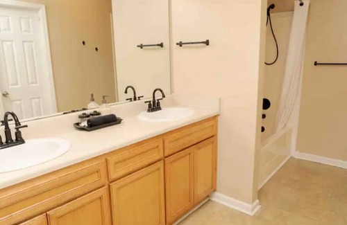Valdosta Apartment | Cozy Family Duplex with Pool, Minutes from Wild Adventures
